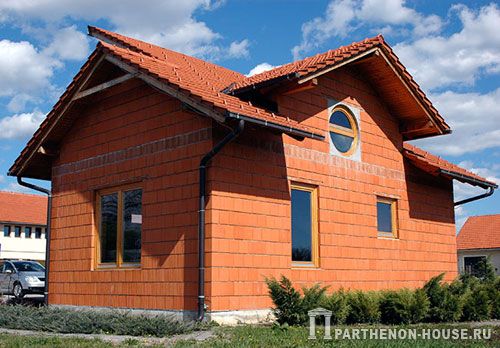 Дом сложенный из крупноформатных камней POROTHERM