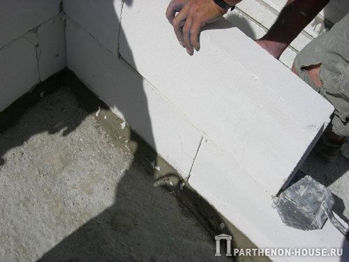 Строительство дома из газобетона, газобетонных блоков. Пазогребенные блоки.