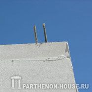 Строительство дома из газобетона, газобетонных блоков. Укрепление внешних стен дома из газобетонных блоков.