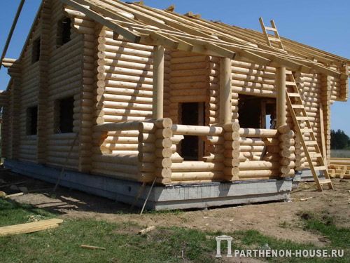 Строительство дома из оцилиндрованного бревна