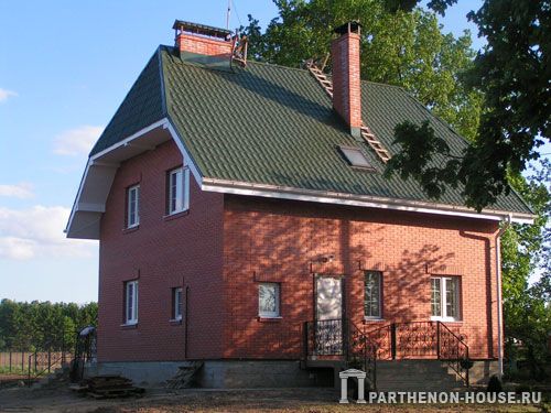 Строительство аккуратного европейского кирпичного дома в Подмосковье