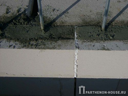 Строительство дома из газобетона, газобетонных блоков. Сборные панели перекрытия из газобетона.