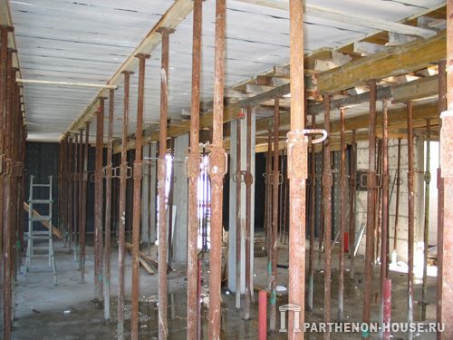 Размещение временных опор элементов опалубки перекрытия PLASTBAU (ПЛАСТБАУ)