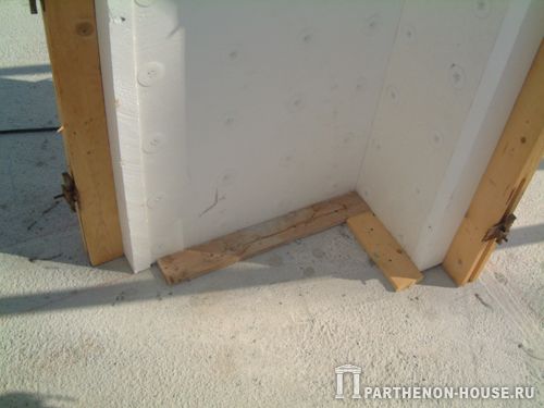 Бетонирование стен с несъемной опалубкой PLASTBAU (ПЛАСТБАУ)