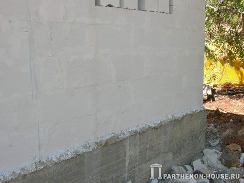 Строительство дома из газобетона, газобетонных блоков. Фундамент и цоколь дома.