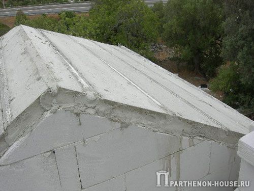 Строительство дома из газобетона, газобетонных блоков. Крыша из газобетона.