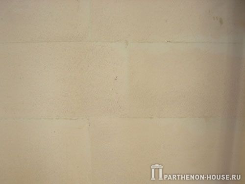 Строительство дома из газобетона, газобетонных блоков. Идеально ровная поверхность стены.
