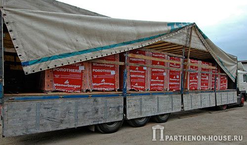 Строительство дома из керамических поризованных блоков. Подготовительные работы и доставка материала.