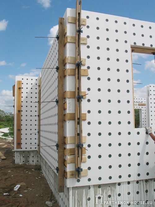 Монтаж несъемной опалубки PLASTBAU (ПЛАСТБАУ)
